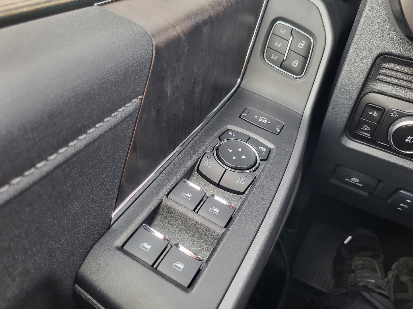 2026 Ford F-350 Super Duty Lariat - Photo 16