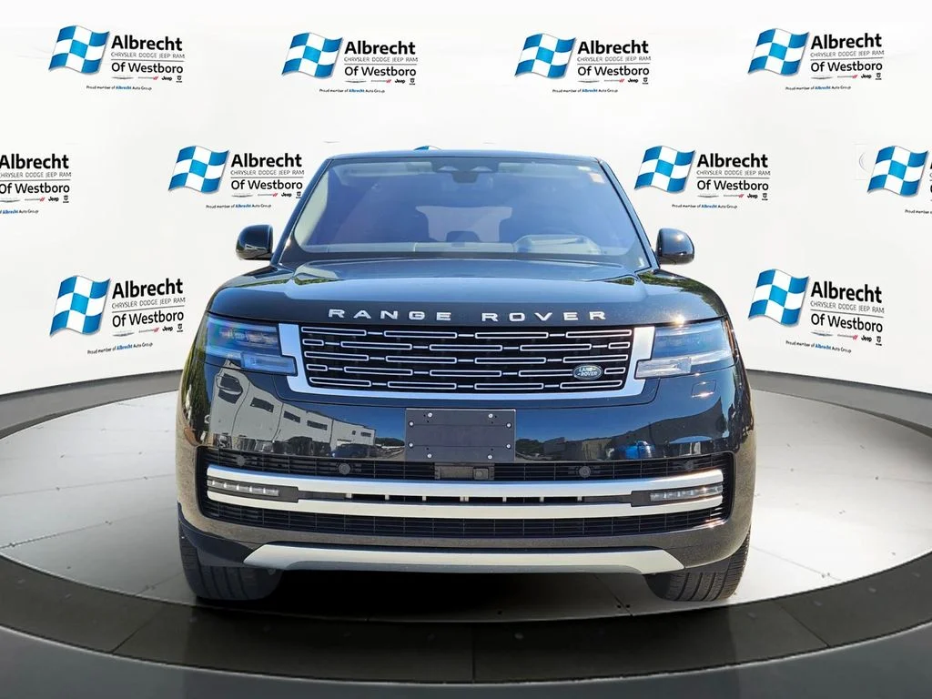 Used 2023 Black Land Rover First Edition image 8