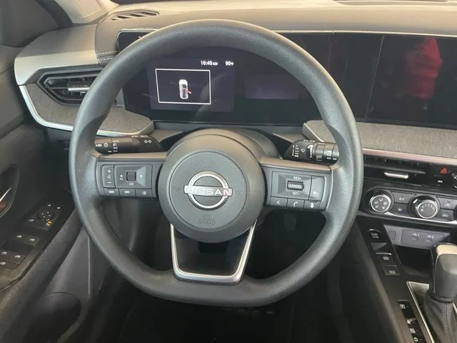 Used 2025 Brown Nissan SV image 16