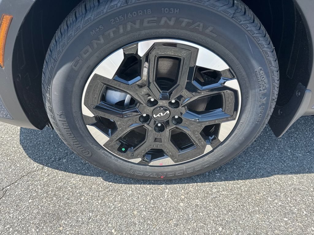 Used 2025 Black Kia S image 11