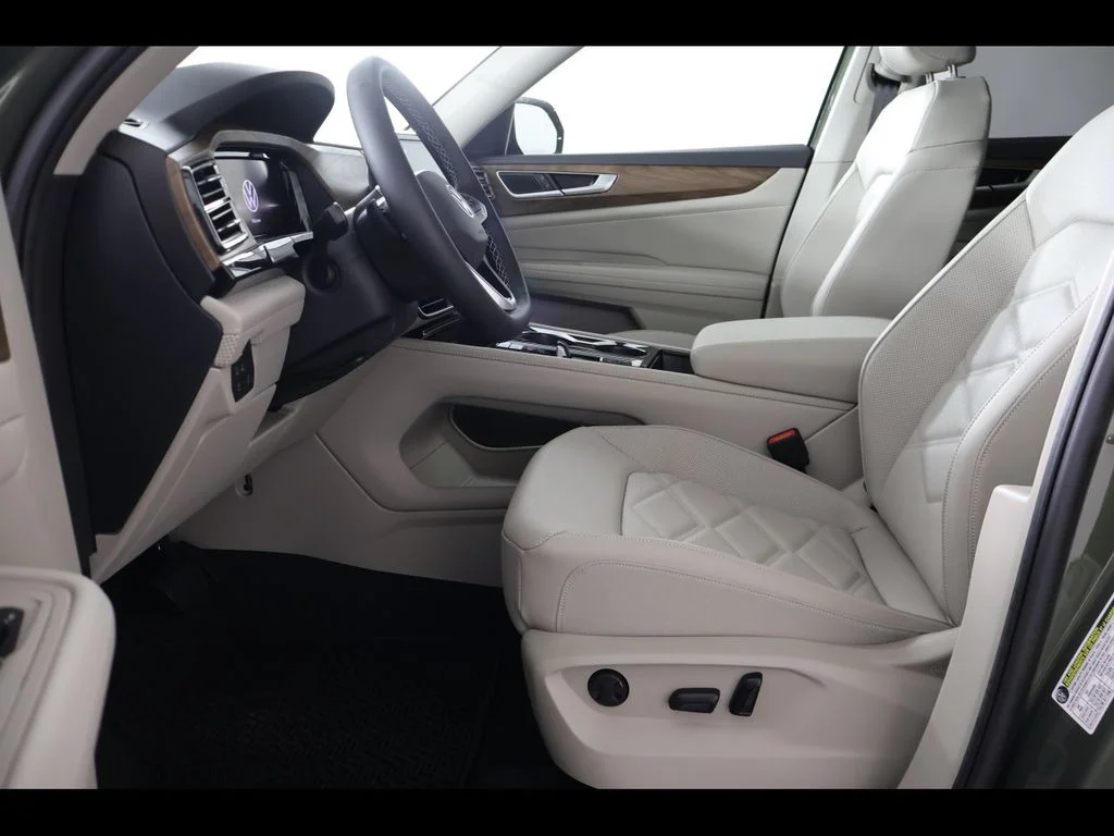 New 2026 Green Volkswagen 2.0T SE w/Technology image 15