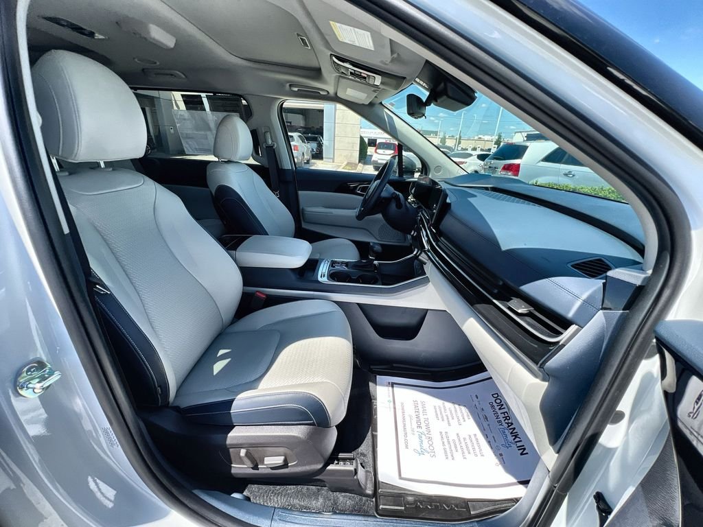 Used 2026 White Kia SX Prestige image 26