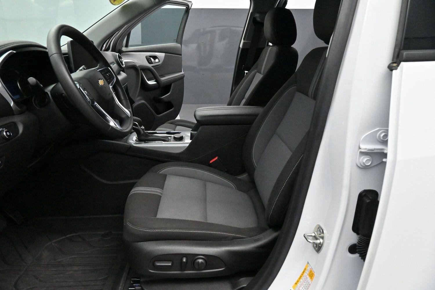 Used 2023 SUMMIT WHITE Chevrolet LT image 14