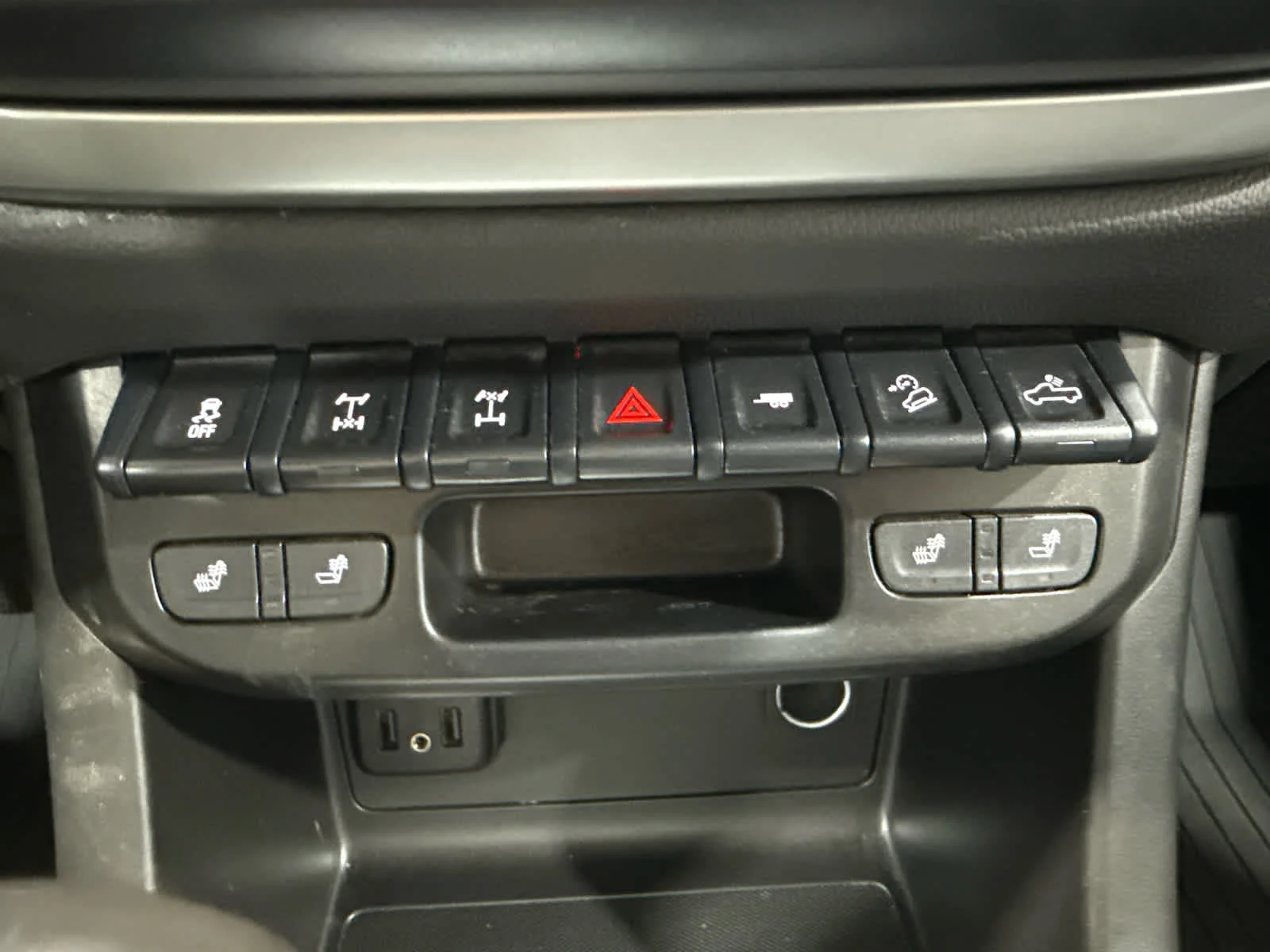 Used 2022 Black Chevrolet ZR2 image 26