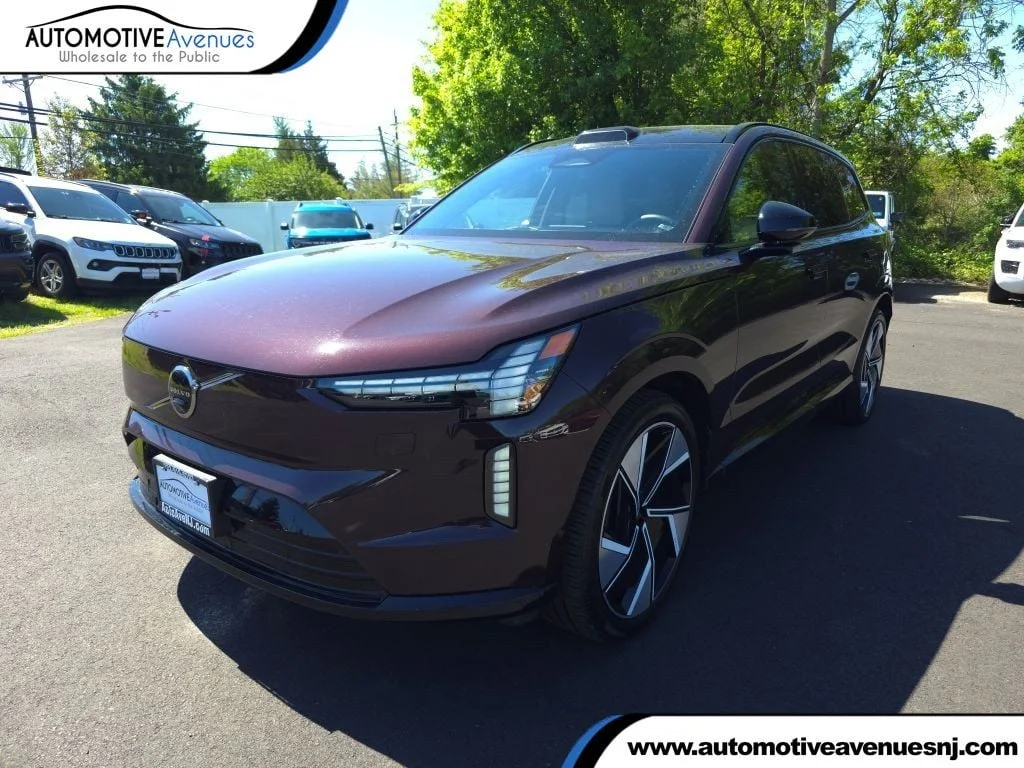 2025 Volvo EX90 Twin Motor Performance Ultra 6-Seater's photo