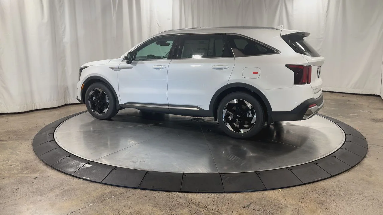 New 2026 Snow White Pearl Kia EX image 6