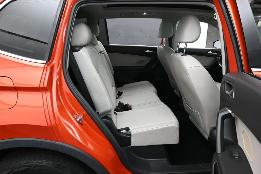 Used 2019 Orange Metallic Volkswagen 2.0T SE image 36