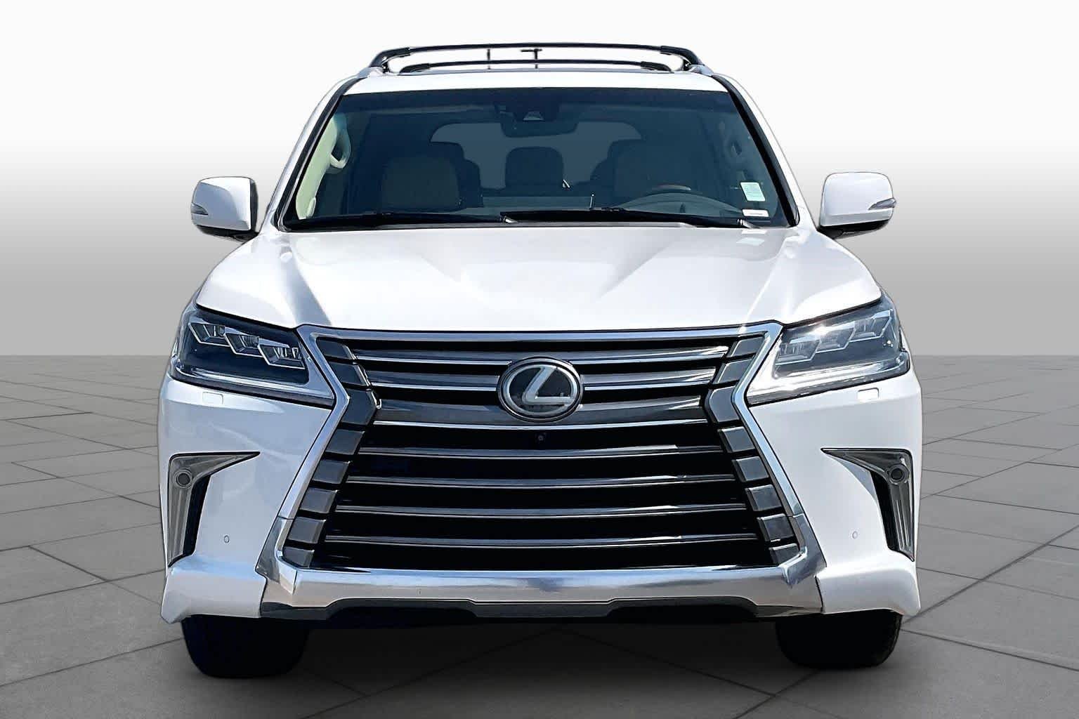 Used 2017 Starfire Pearl Lexus  image 4