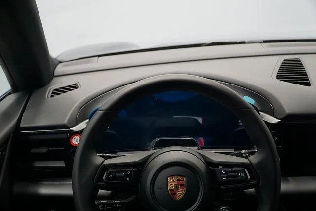 2026 Porsche Macan S - Photo 18