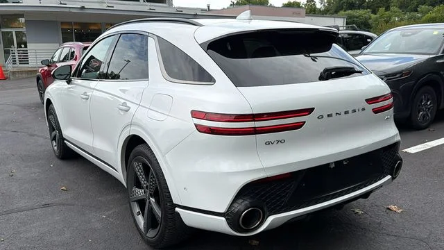 Used 2023 White Genesis 2.5T image 7