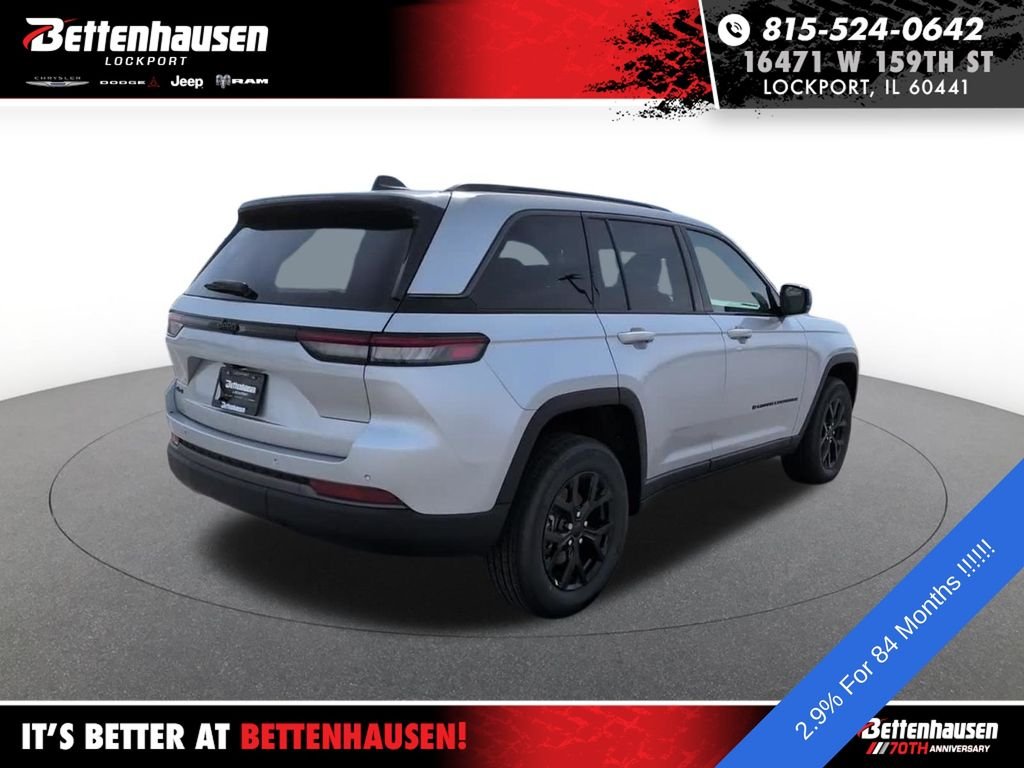 New 2026 Silver Zynith Exterior Paint Jeep Laredo Altitude image 6