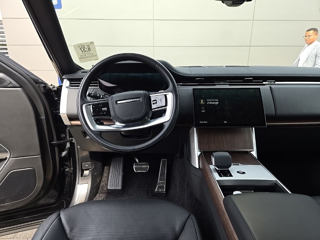 Used 2025 Santorini Black Metallic Land Rover SE image 14