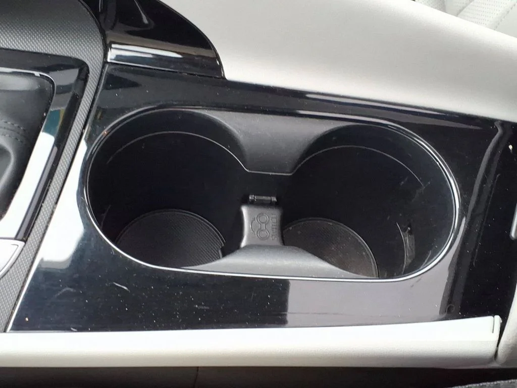 Used 2022 White Hyundai Limited image 39