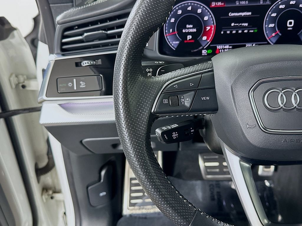 Used 2020 Glacier White Metallic Audi 4.0T Prestige image 13