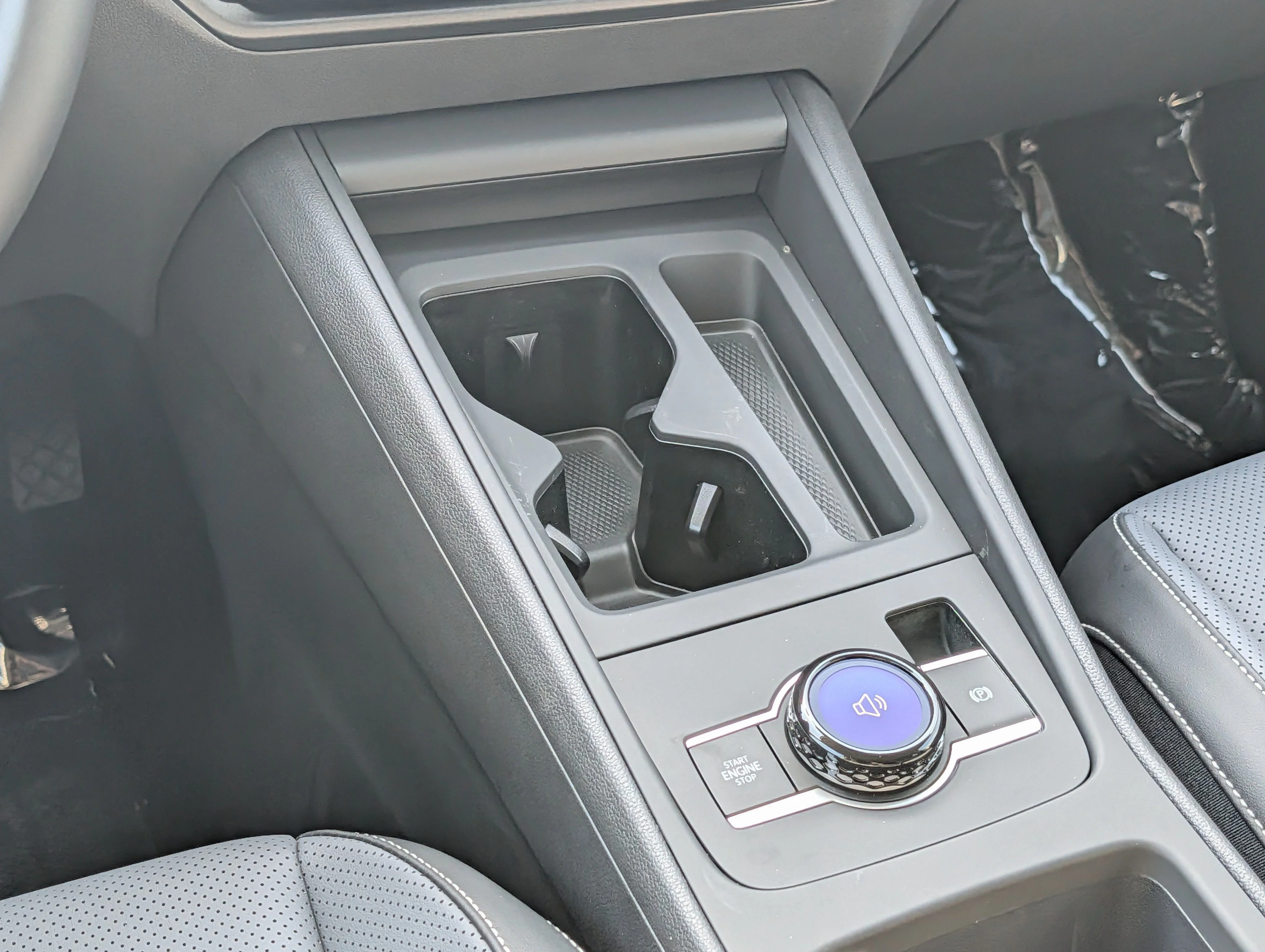 New 2026 Platinum Gray Metallic Volkswagen SE image 11