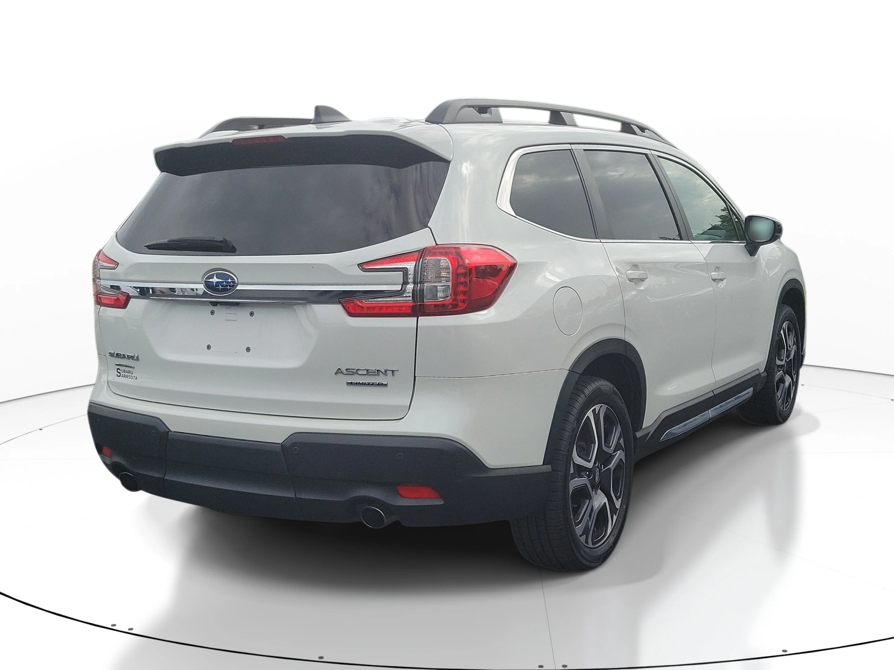 Used 2024 Crystal White Pearl Subaru Limited image 6