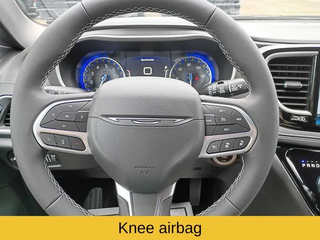 New 2027 White/off-white Chrysler Select image 13