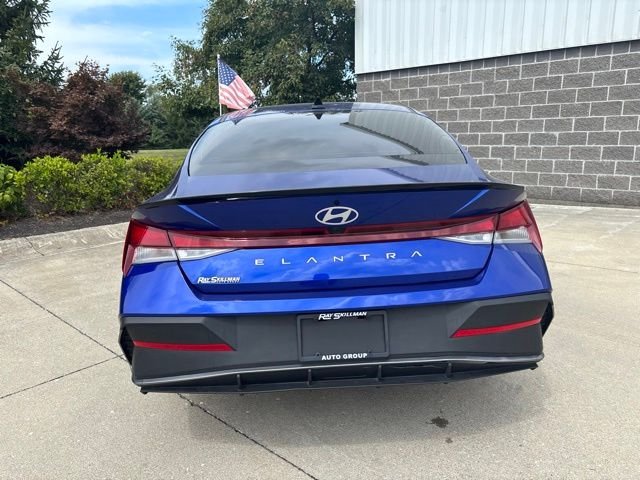 Used 2025 Intense Blue Hyundai SEL Sport image 7