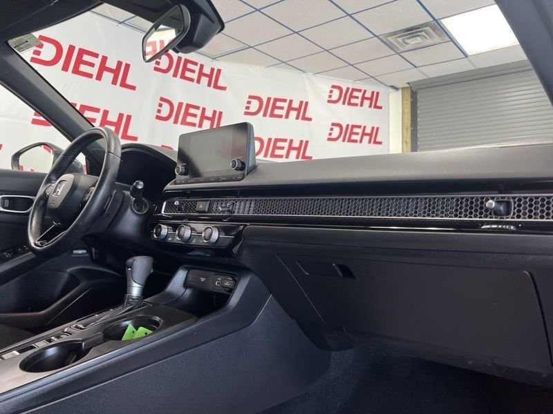 Used 2024  Honda Sport image 13