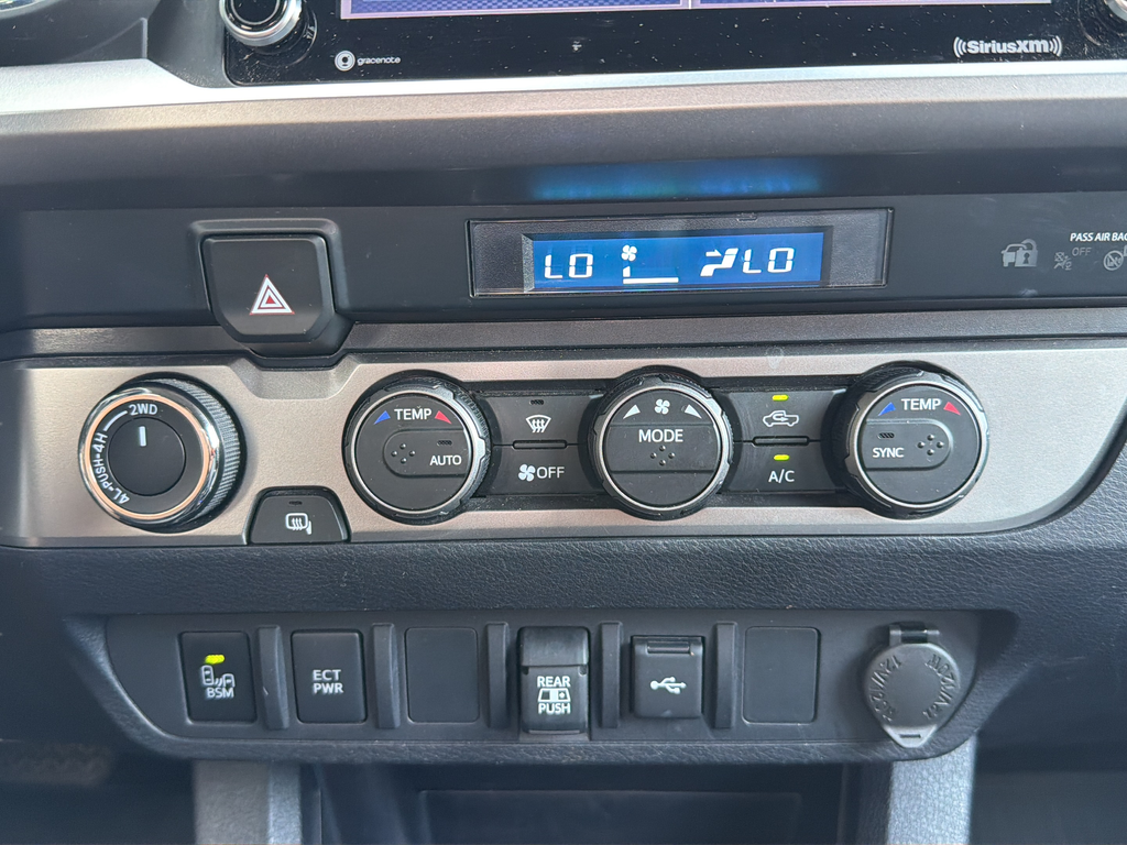 Used 2022 Blue Toyota SR5 image 19