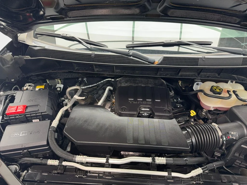 Used 2022 Black Chevrolet Custom image 18
