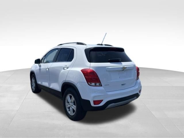 Used 2020 White Chevrolet LT image 3