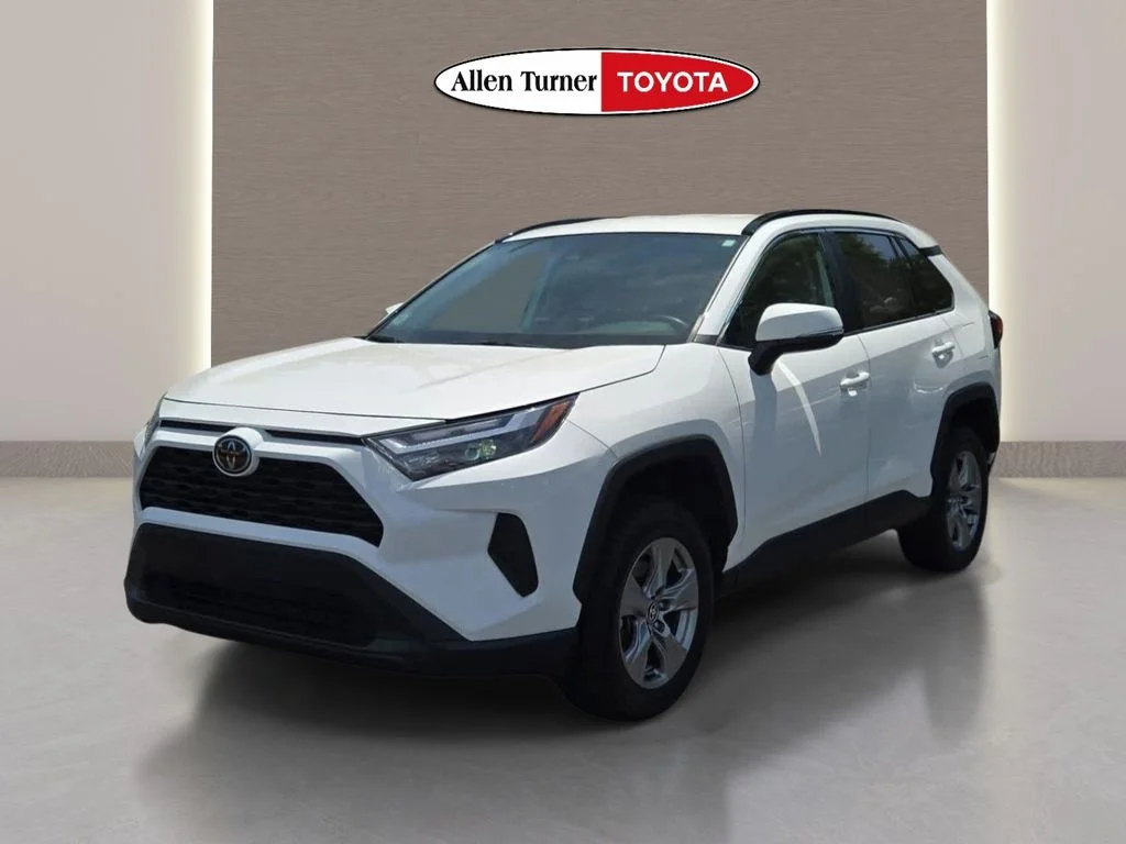 Used 2024 White Toyota XLE image 3