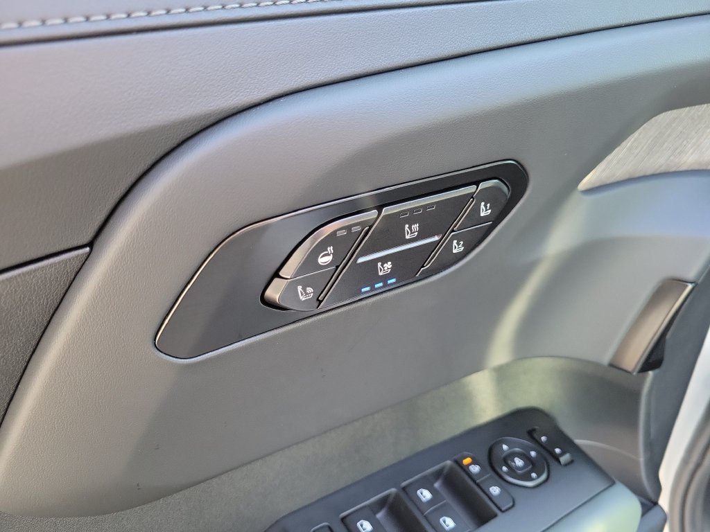 New 2027 Glacial White Pearl Kia X-LINE SX PRESTIGE image 23