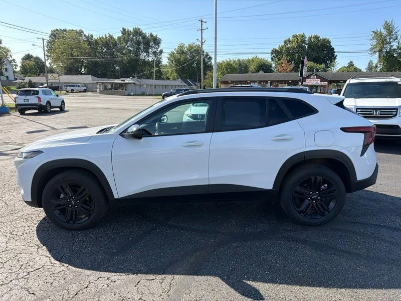 Used 2025 White Chevrolet ACTIV image 4