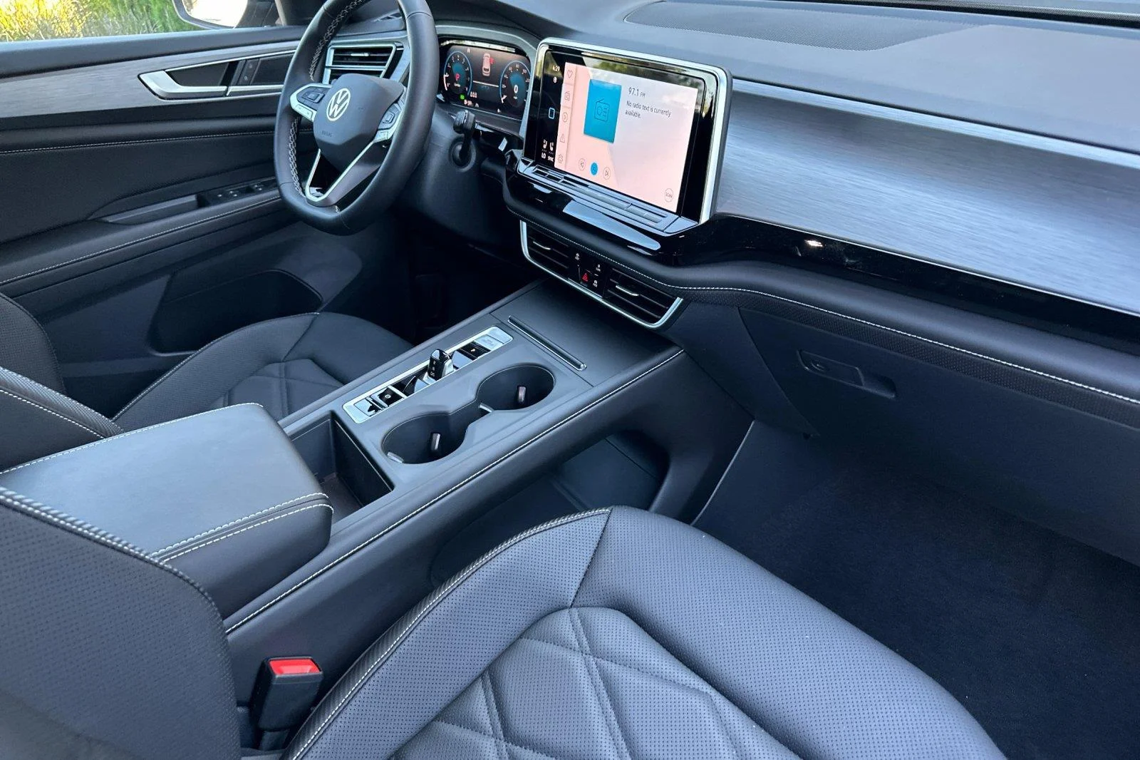 New 2026 Deep Black Pearl Volkswagen 2.0T SE image 16