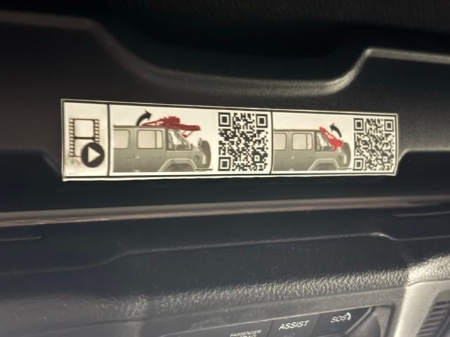 Used 2024 White Jeep Sahara image 34