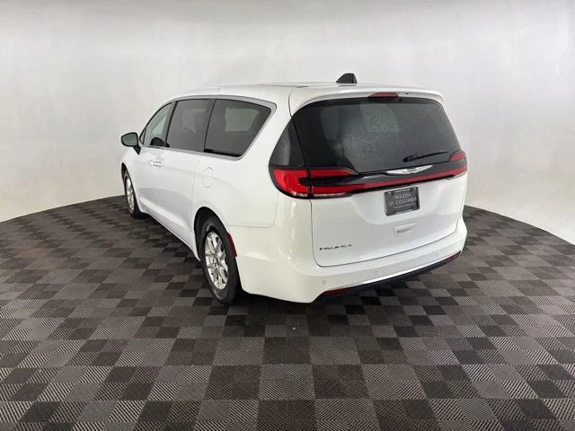 Used 2023 White Chrysler Touring L image 7