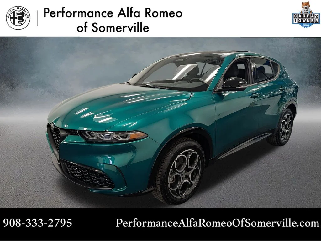 Used 2025  Alfa Romeo  image 1