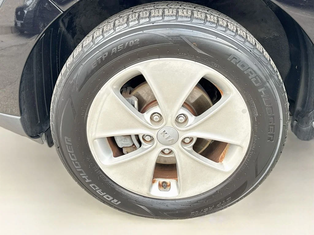 Used 2016 Black Kia Base image 35