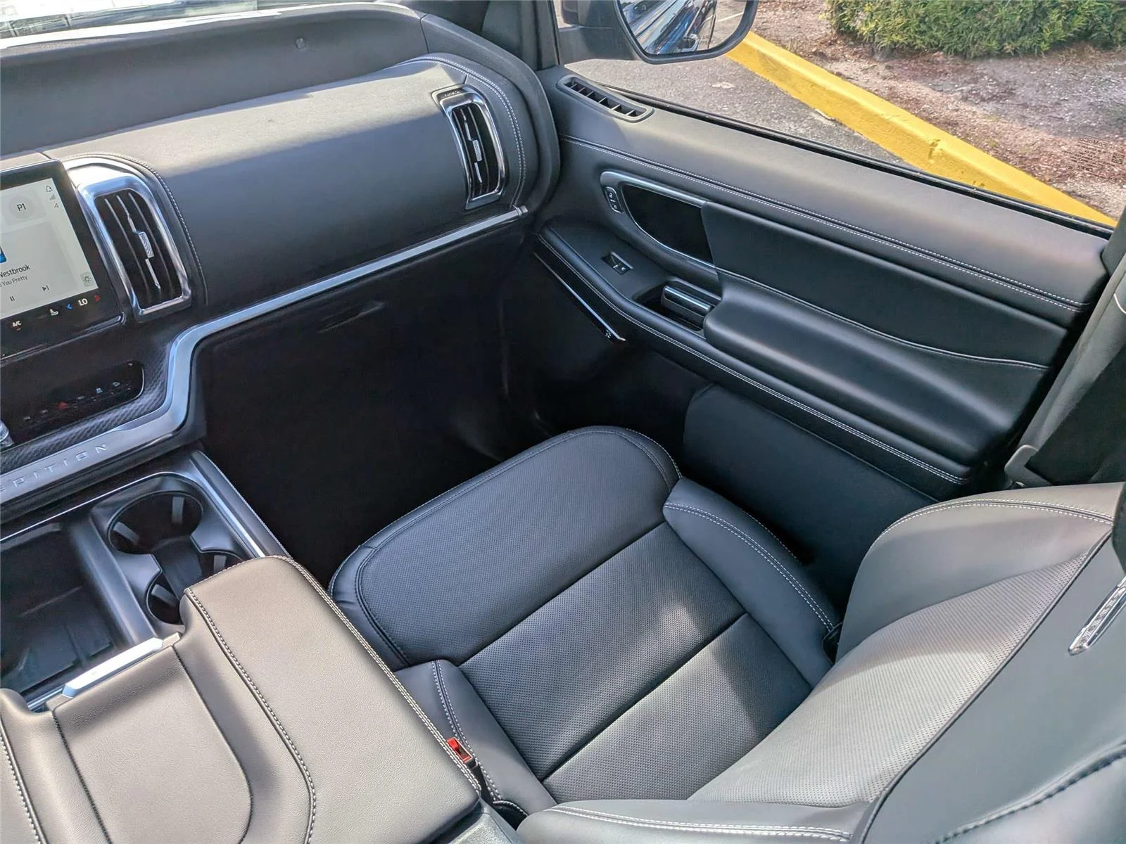 New 2026 Agate Black Metallic Ford Platinum® image 18