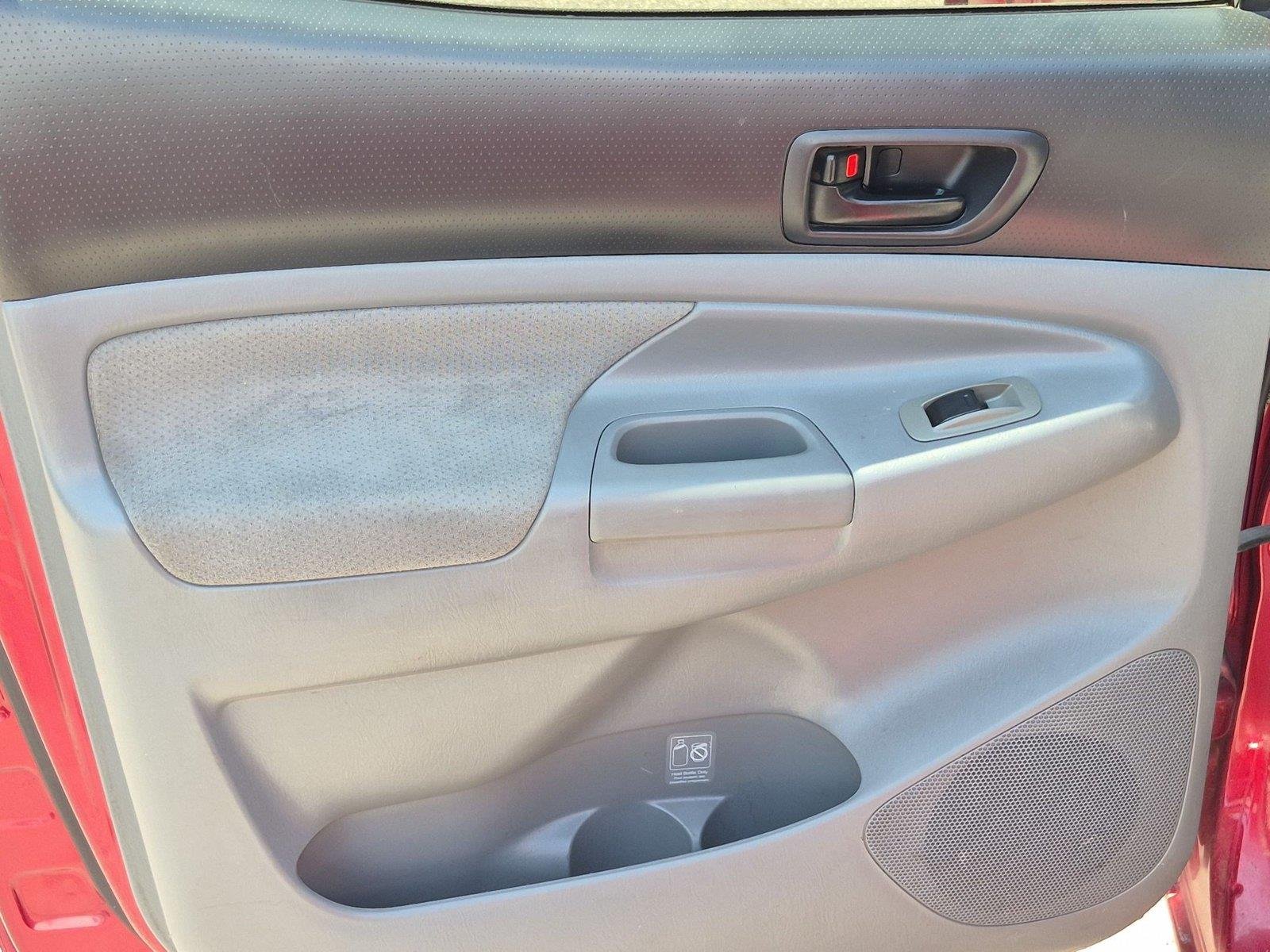 Used 2007  Toyota  image 28