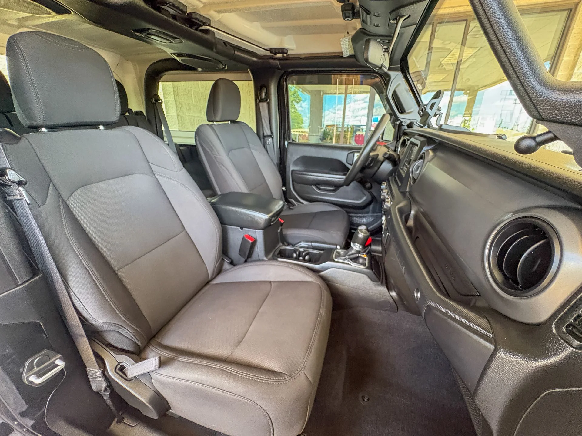 Used 2022 Black Jeep  image 25