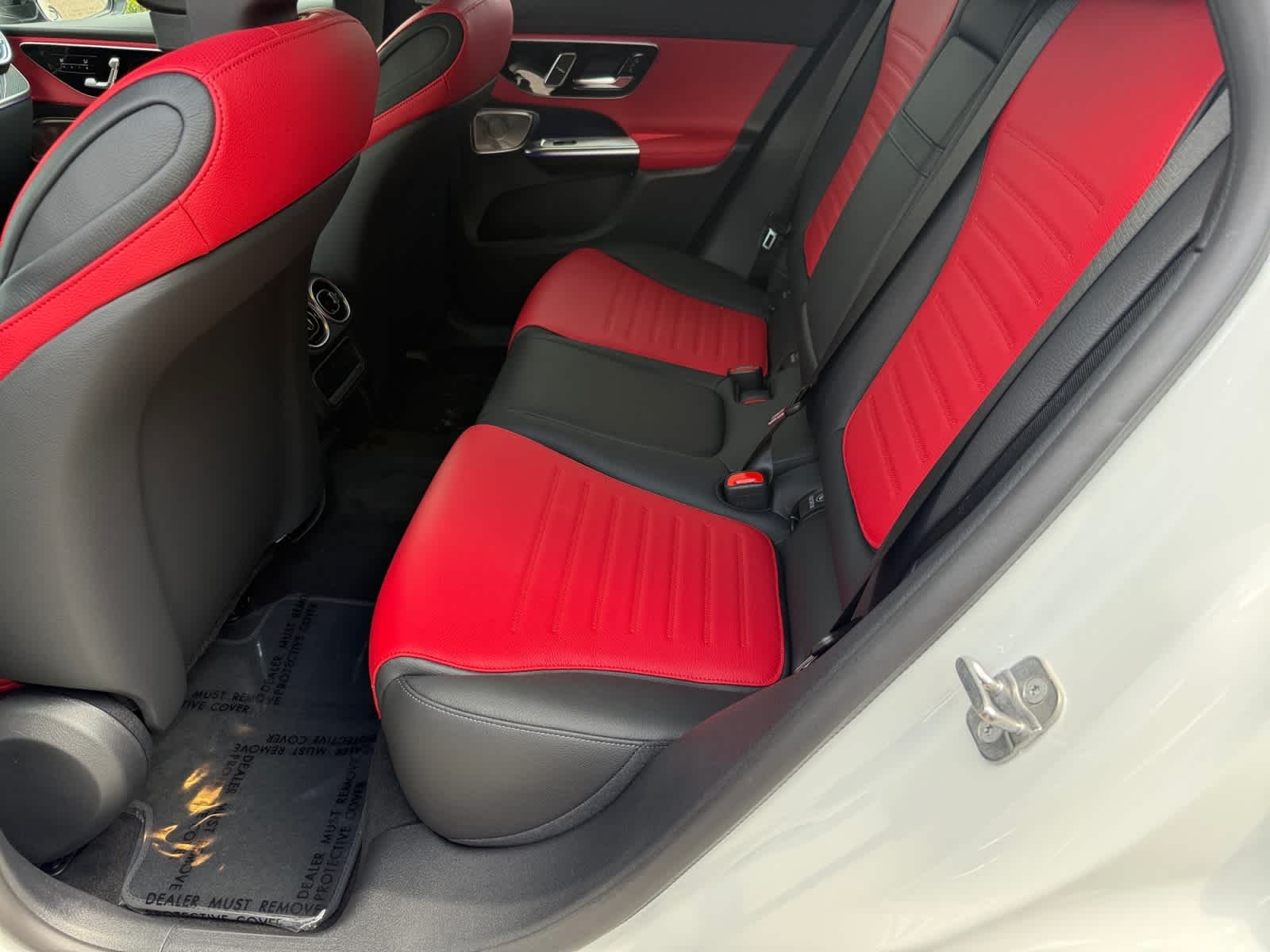 New 2027 Polar White Mercedes-Benz GLC 300 image 11