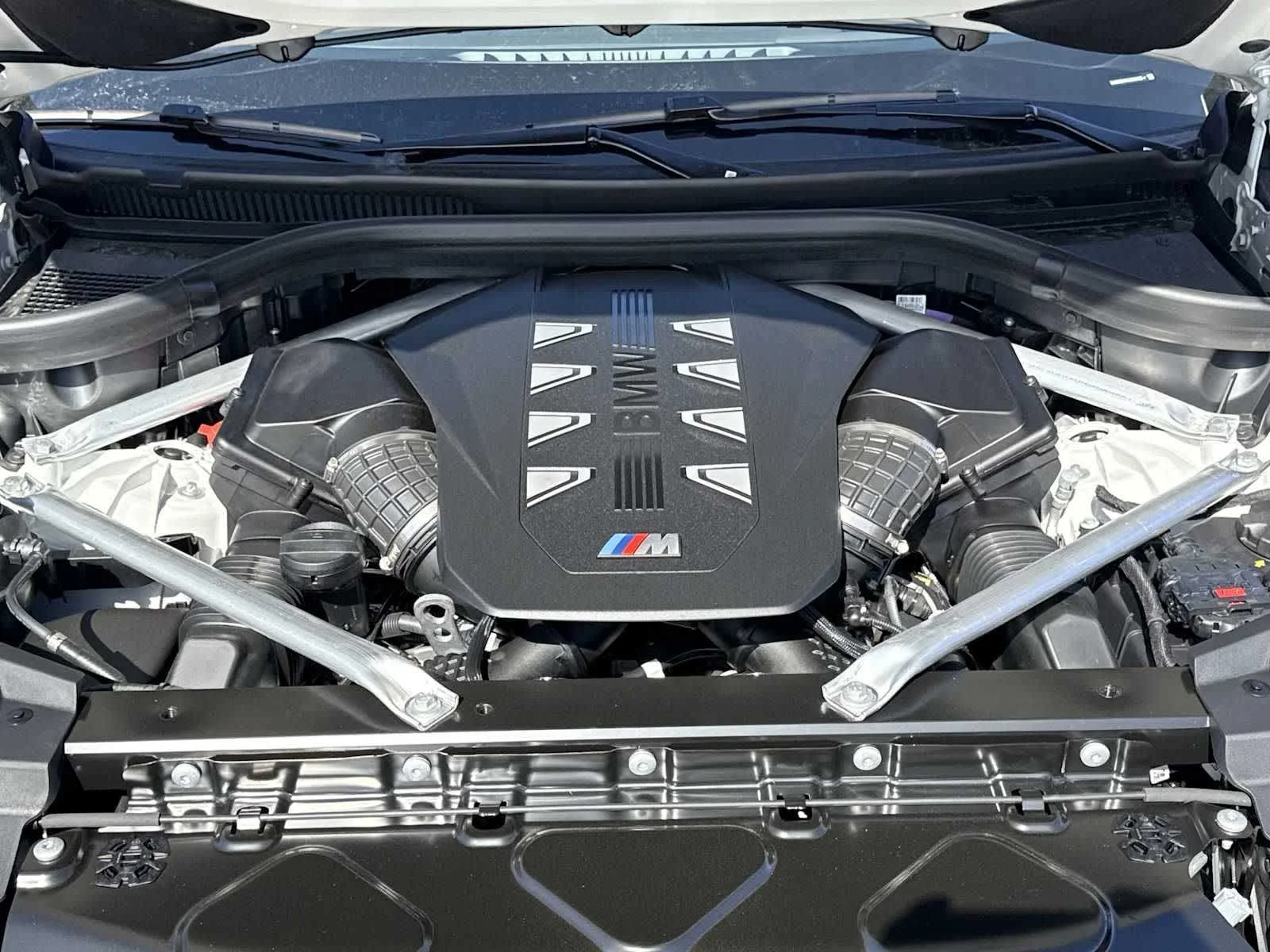New 2026 Mineral White Metallic BMW M60i image 15