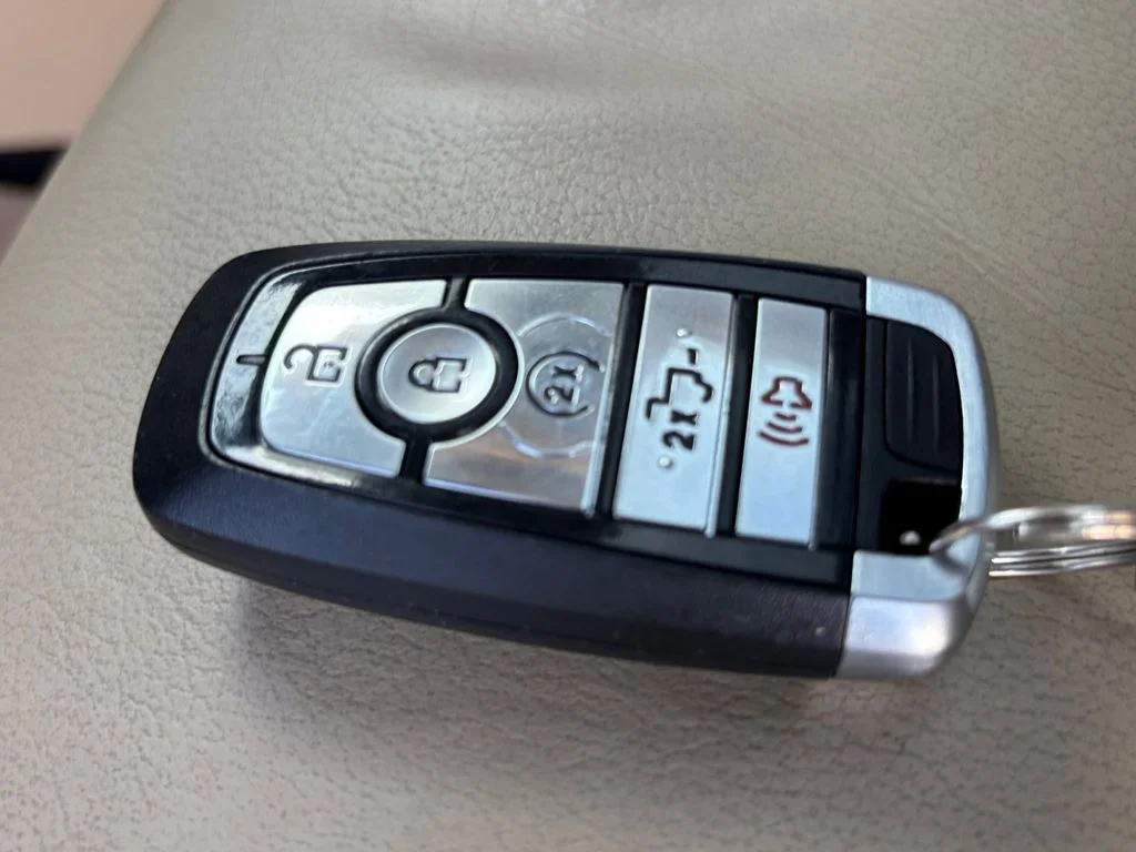 Used 2020 White Ford Lariat image 38