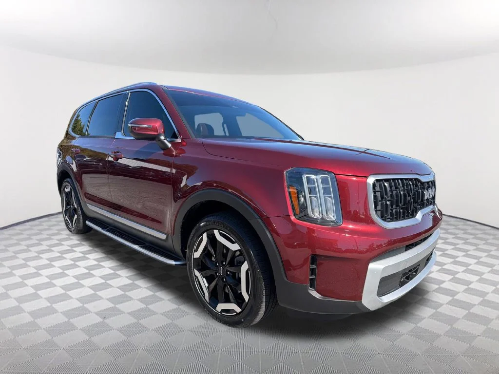 Used 2024 Red Kia EX image 3