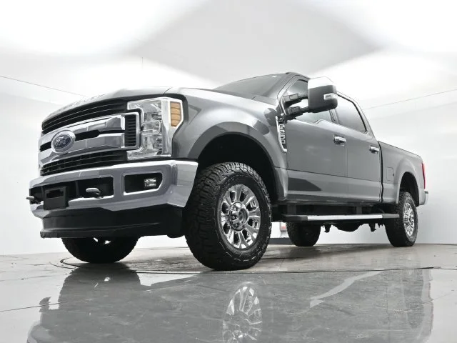 Used 2019 Magnetic Metallic Ford XL image 22