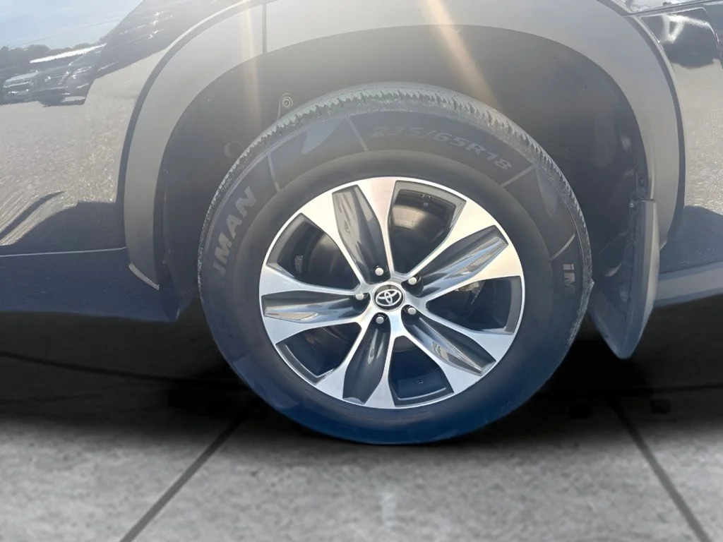 Used 2025 Black Toyota XLE image 29