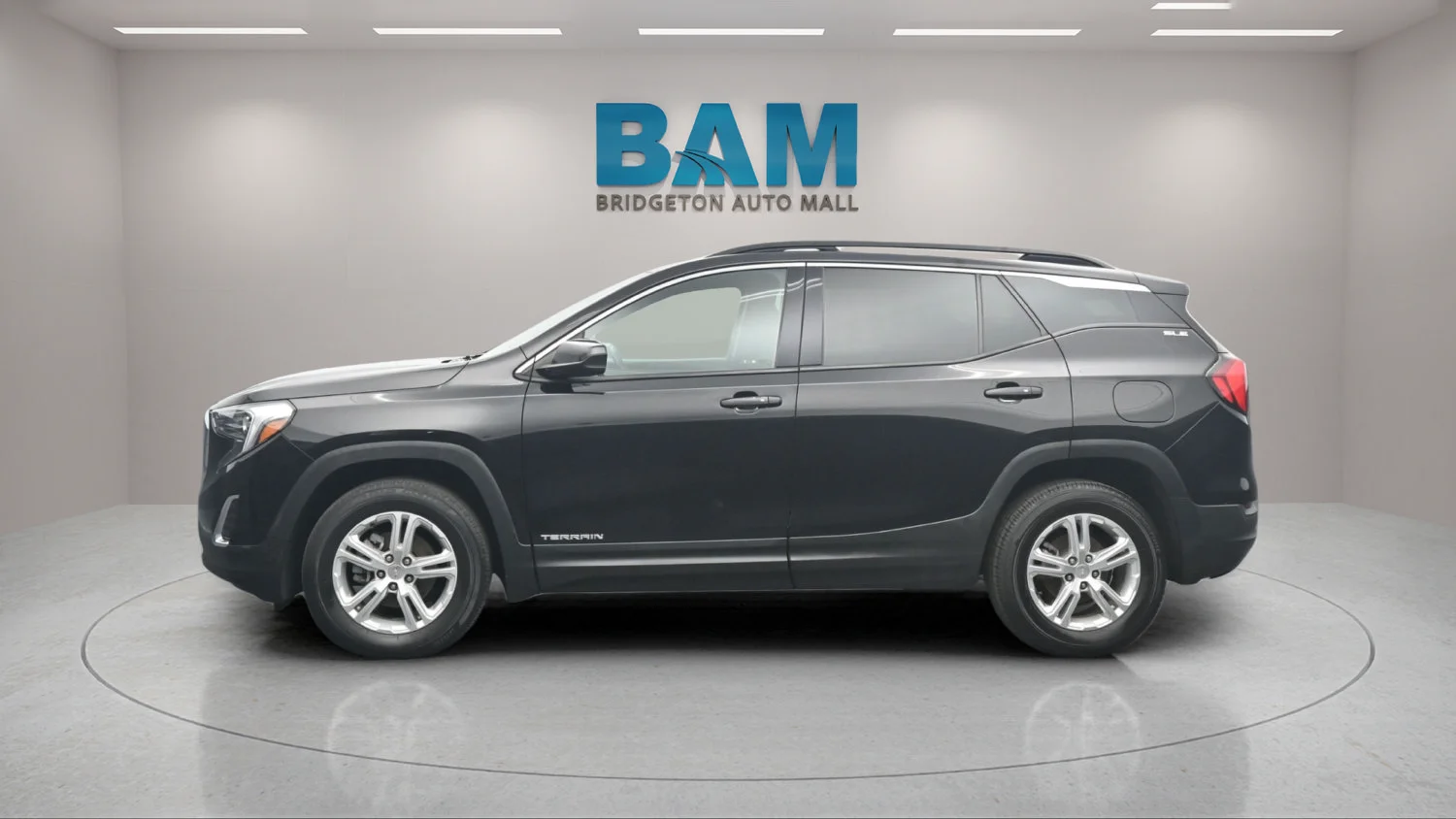 Used 2020 Ebony Twilight Metallic GMC SLE image 4