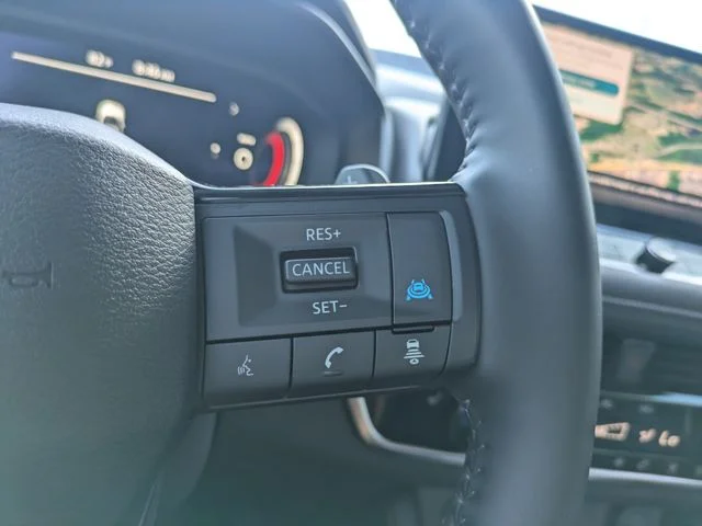 Used 2025 Gold Nissan Platinum image 29