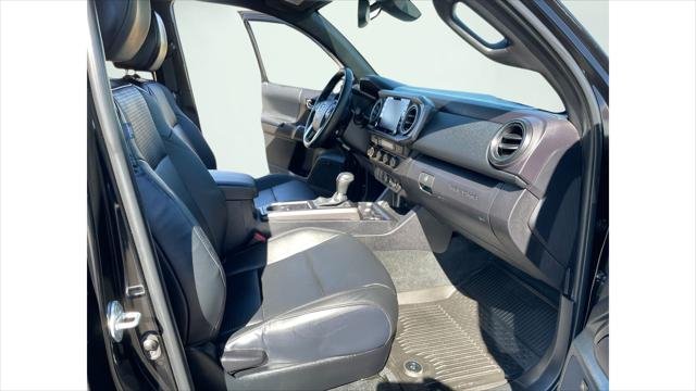 Certified Used 2023 BLACK Toyota  image 17