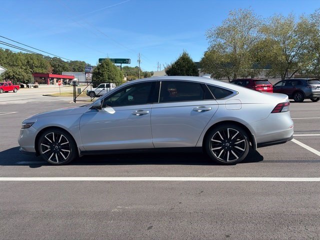 Used 2023 Lunar Silver Metallic Honda Touring image 7