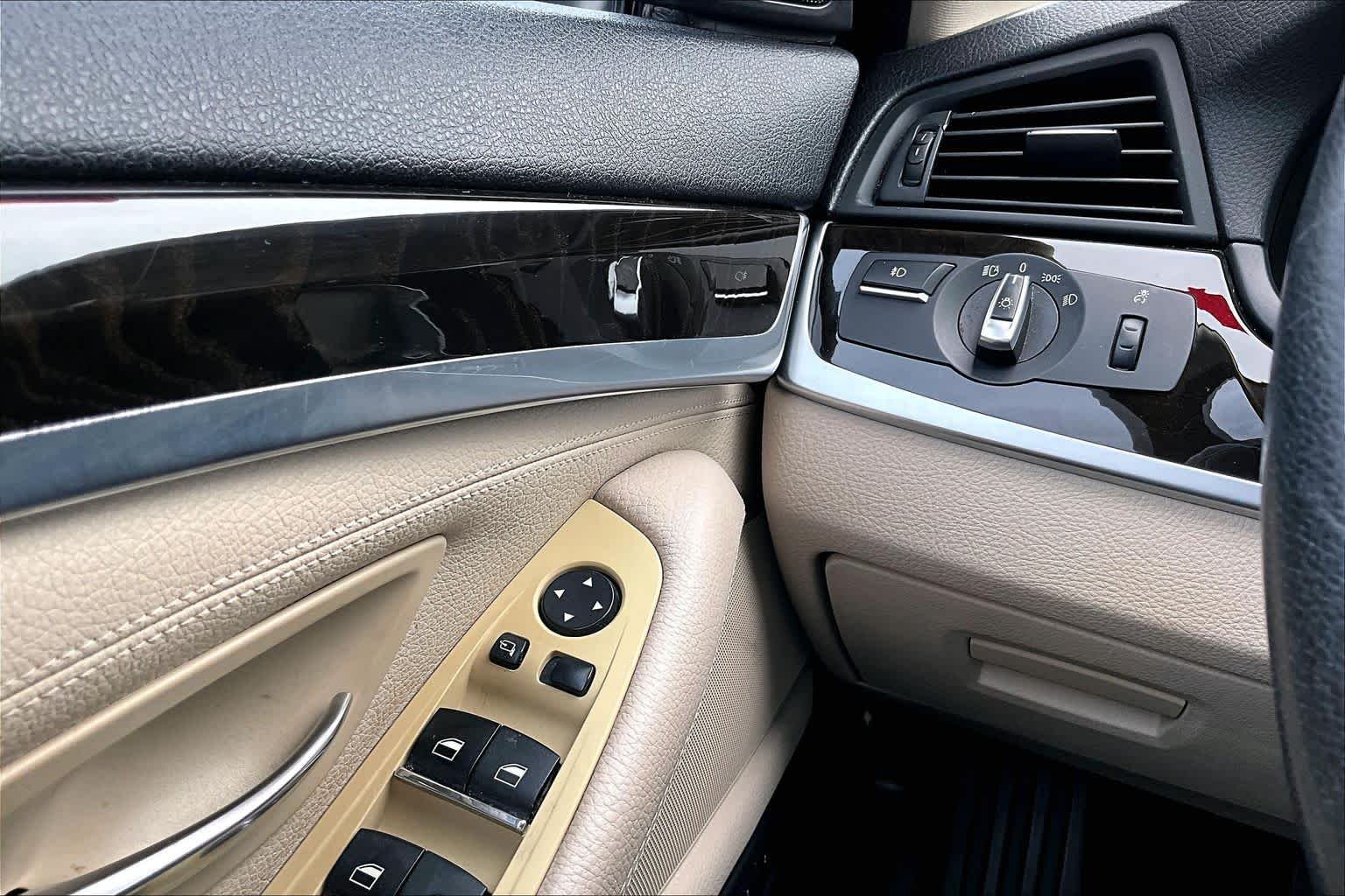 Used 2011 Space Gray BMW 528i image 32