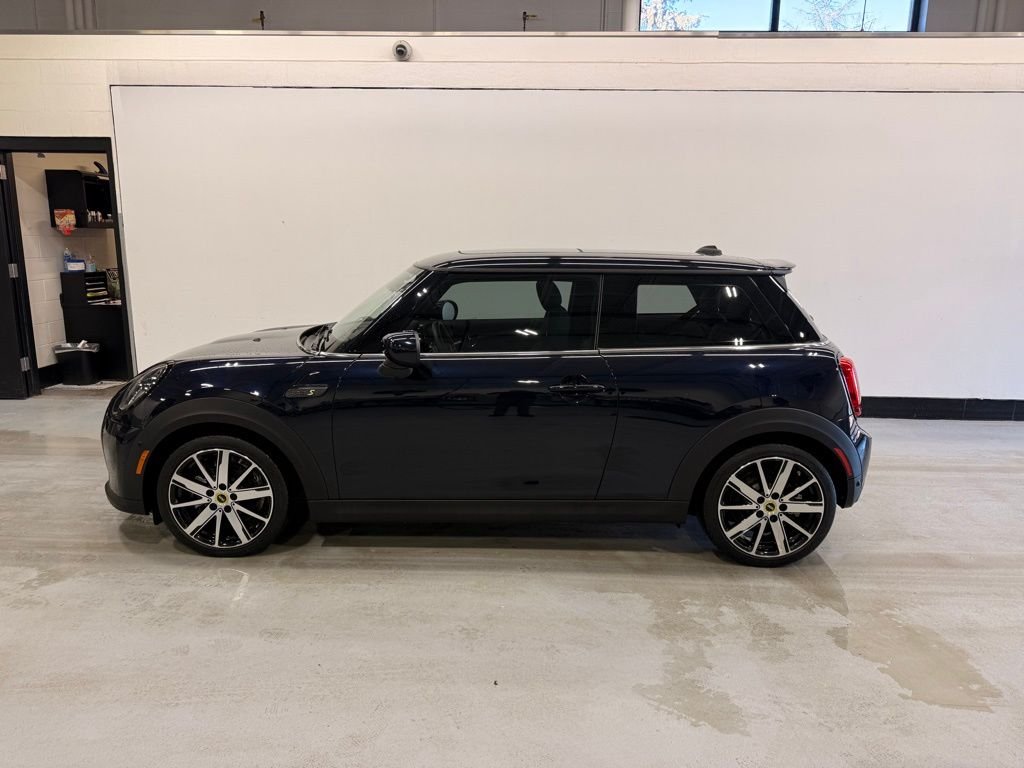 Certified 2024 MINI Hardtop 2 Door SE with VIN WMW13DJ03R2U76176 for sale in Golden Valley, Minnesota