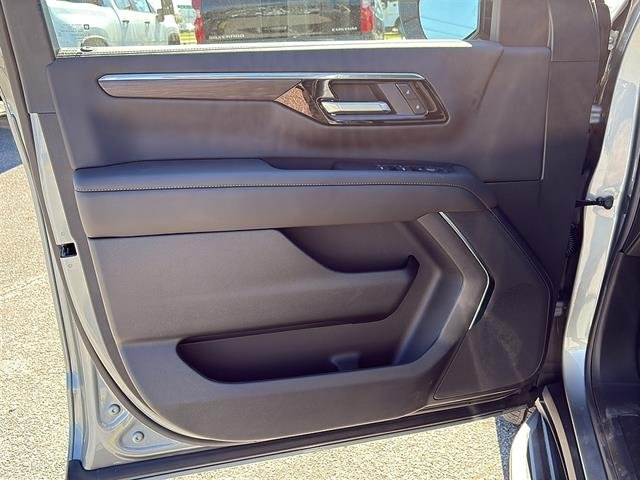 New 2027 Sterling Gray Metallic Chevrolet LS image 21
